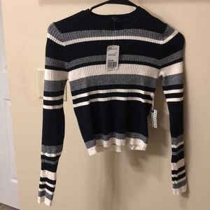 Brand new crew neck sweater crop